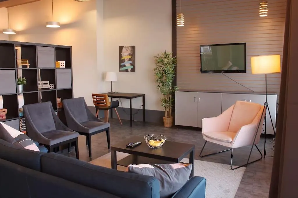 104 Suite With Ac, Industrial Styling contacts